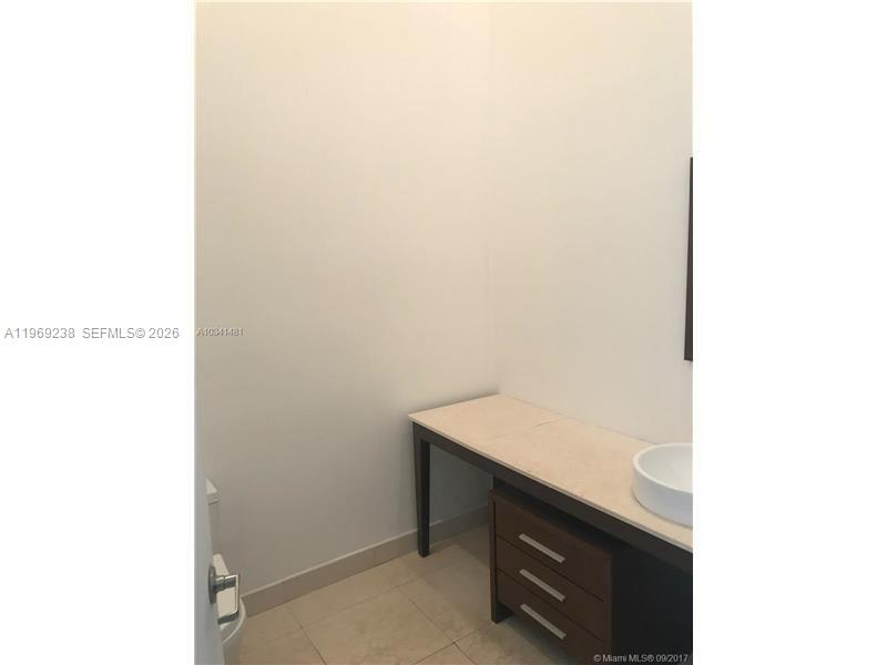 465 Brickell 1504 Property Photo 9