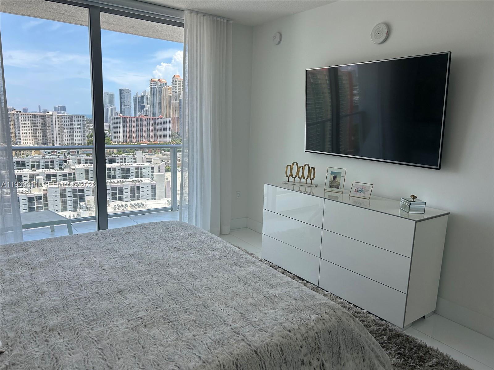 300 Sunny Isles Boulevard 4-2305 Property Photo 13