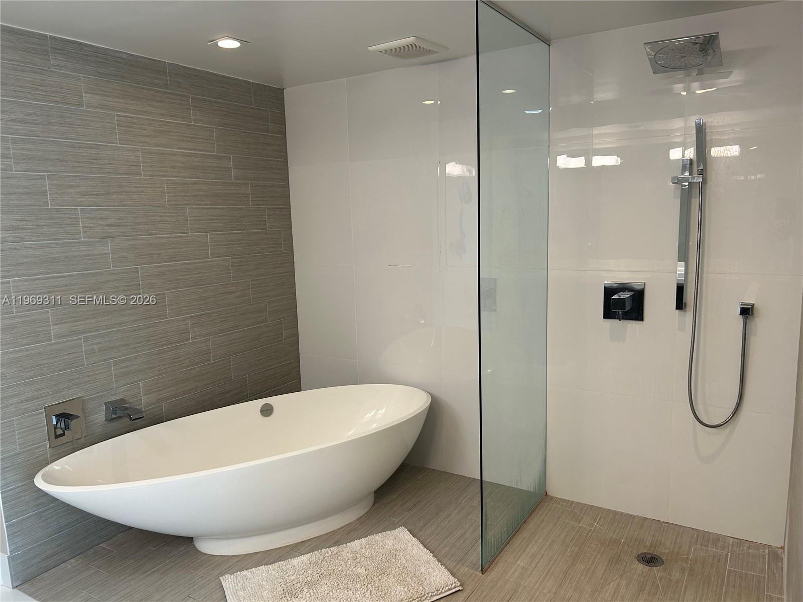 300 Sunny Isles Boulevard 4-2305 Property Photo 16