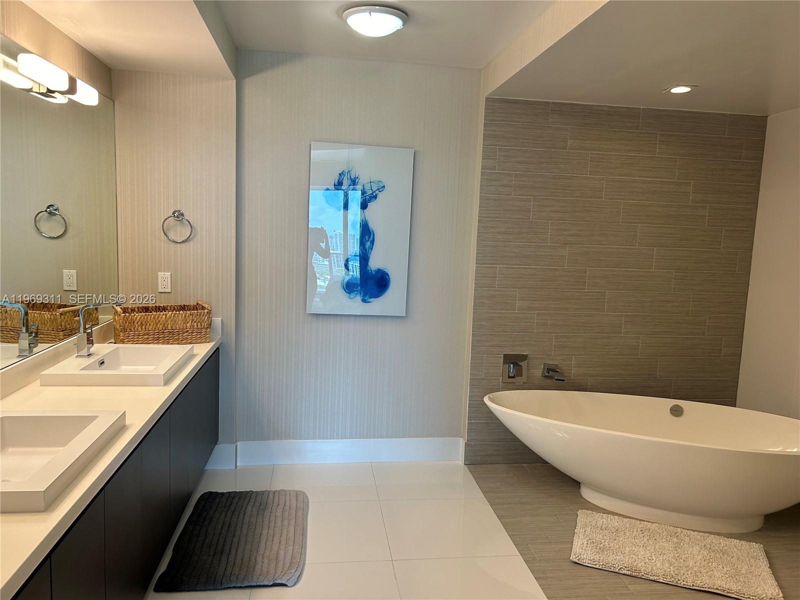 300 Sunny Isles Boulevard 4-2305 Property Photo 18