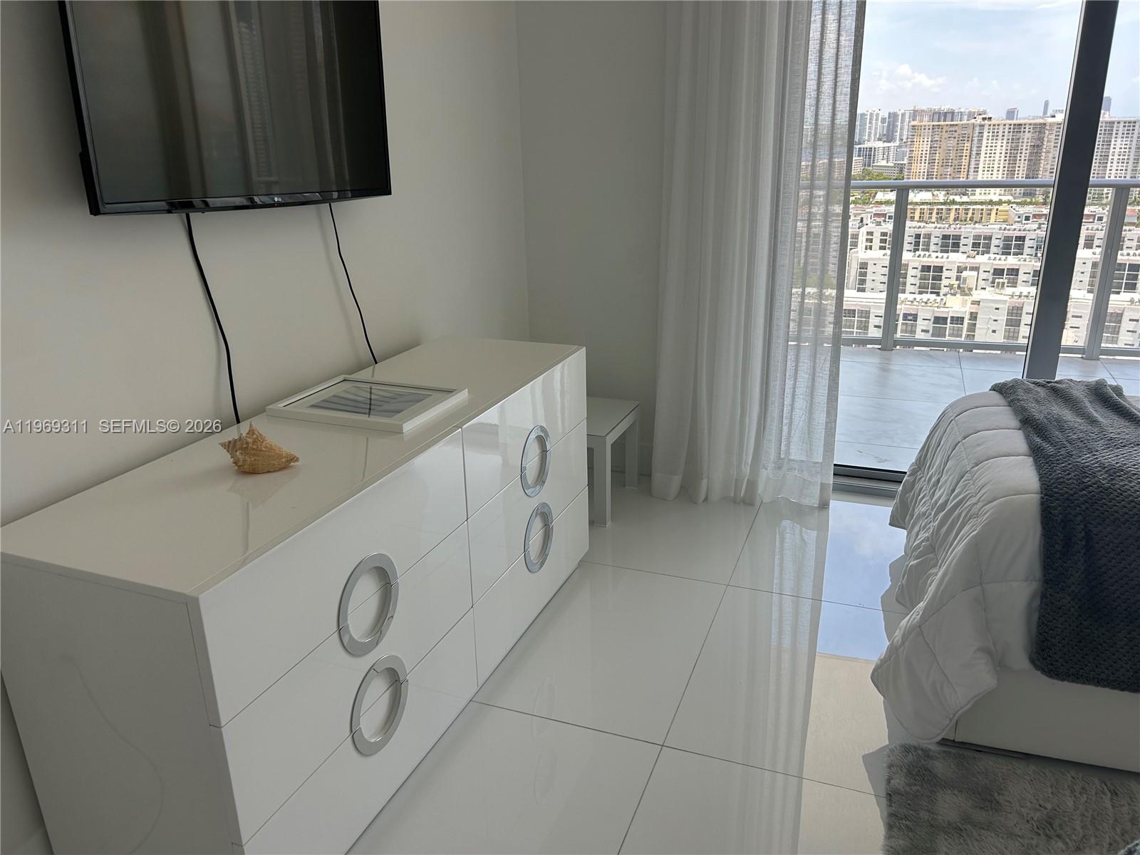300 Sunny Isles Boulevard 4-2305 Property Photo 20