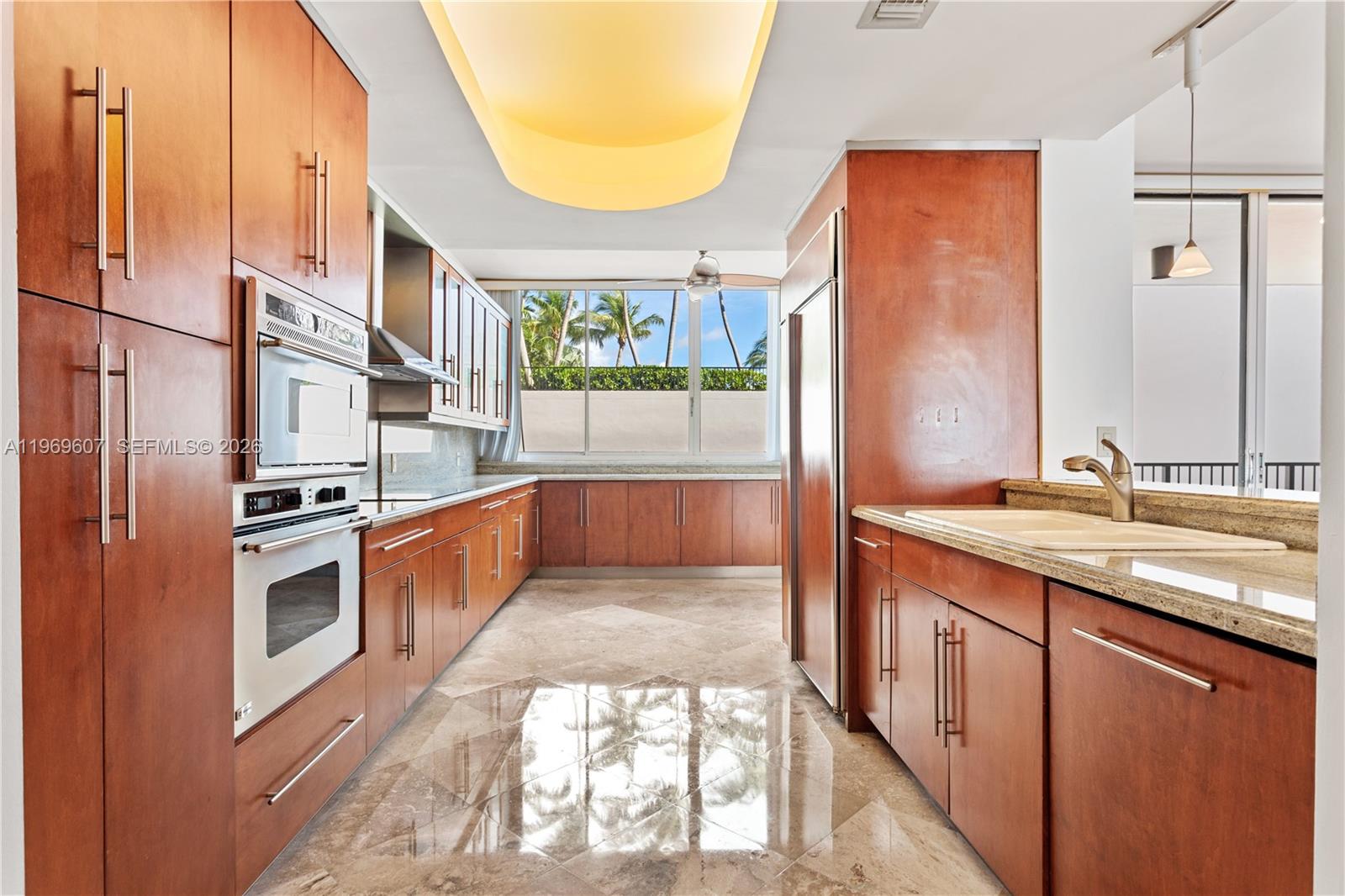 1000 Venetian Way 301 Property Photo 6
