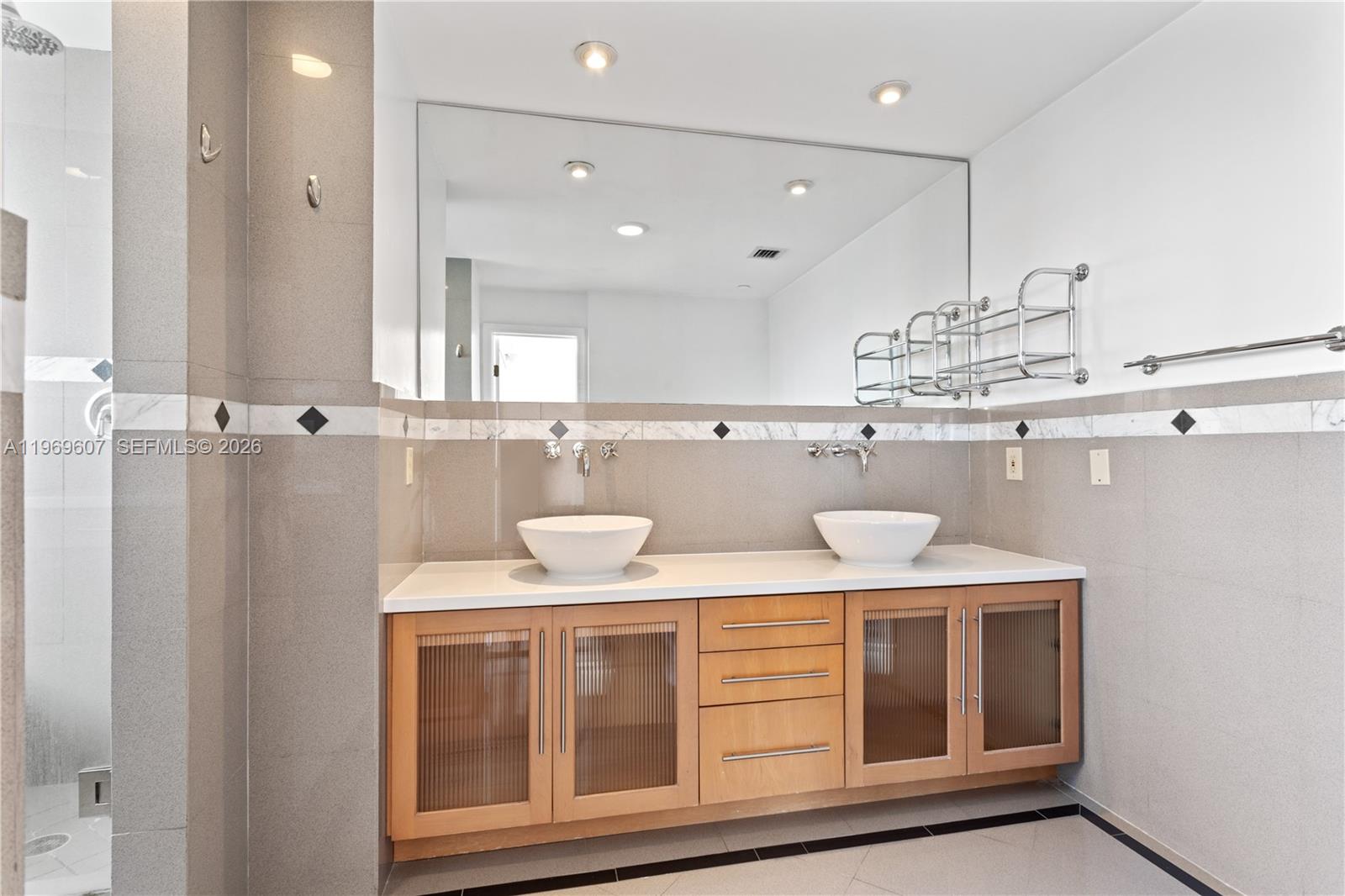 1000 Venetian Way 301 Property Photo 13