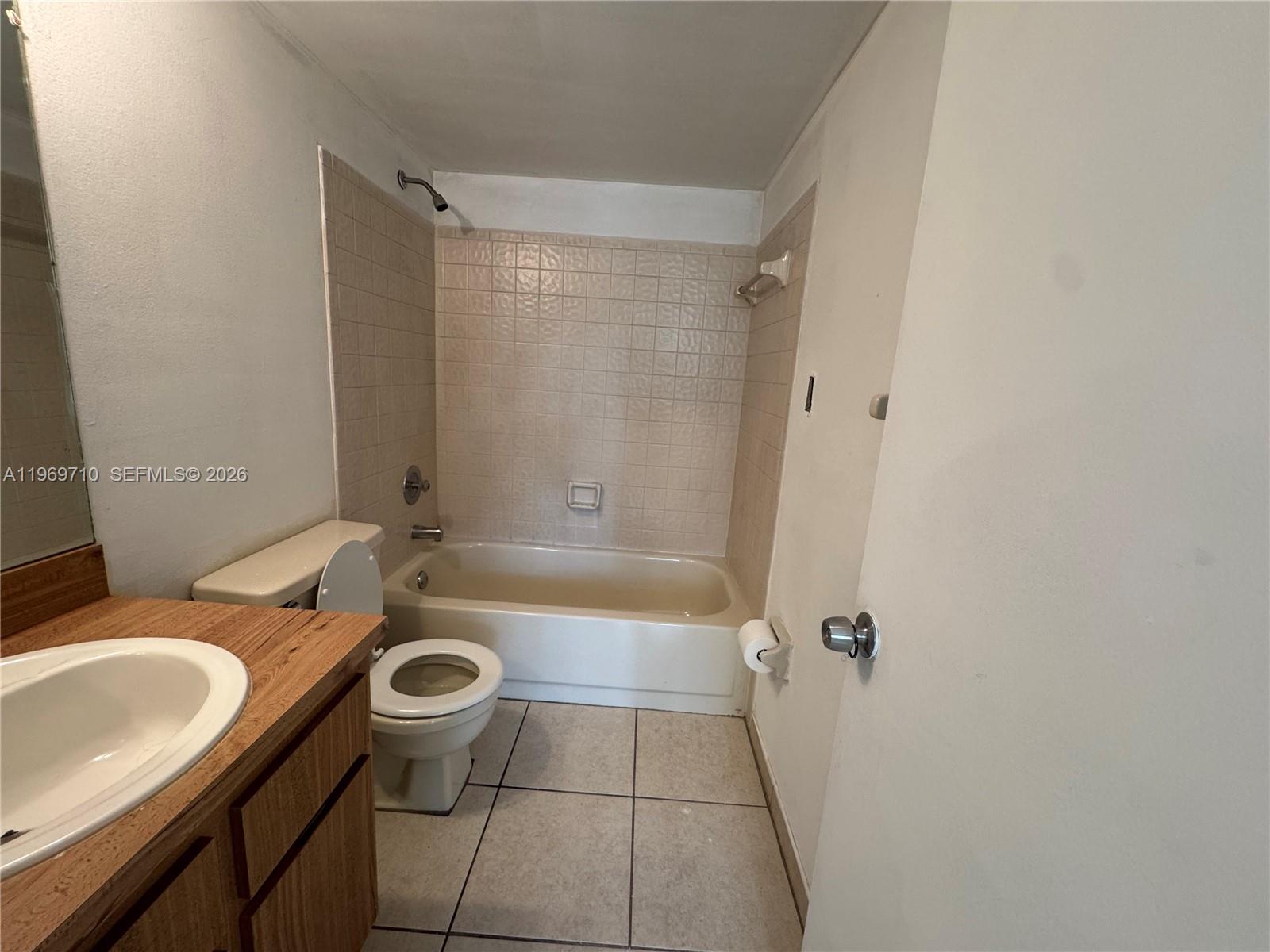1024 Twin Lakes Drive 21-f Property Photo 7