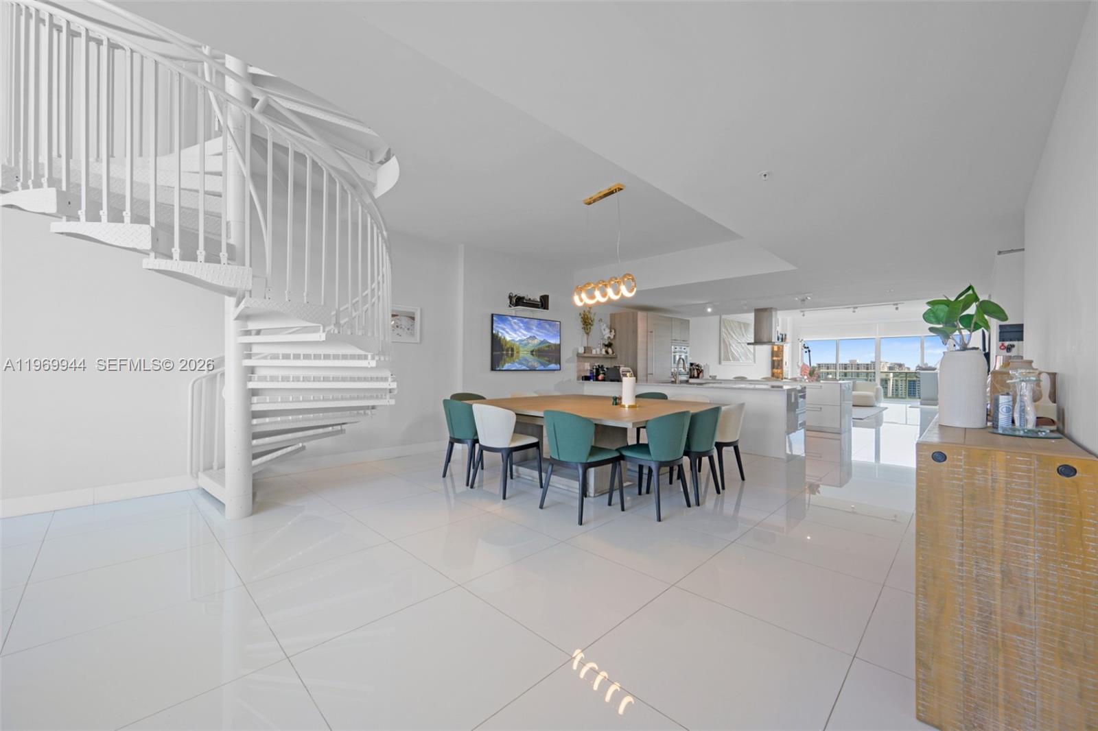 400 Sunny Isles Boulevard 2004 Property Photo 6