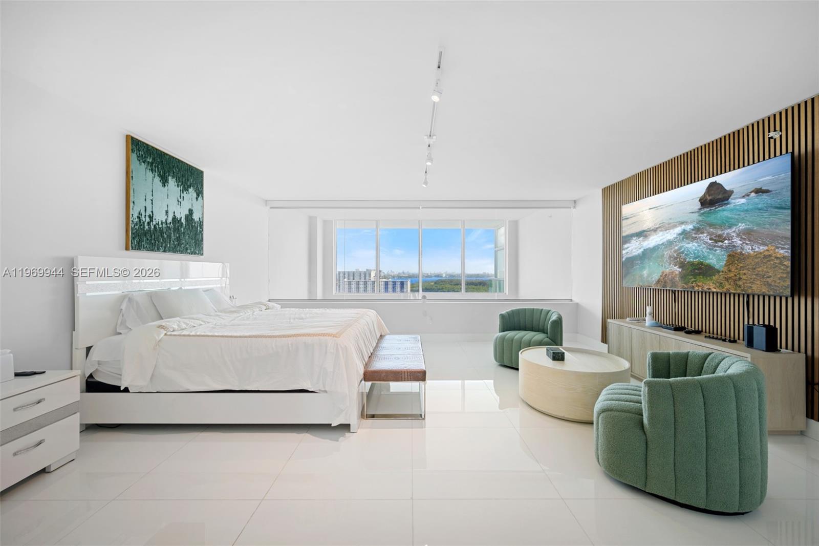 400 Sunny Isles Boulevard 2004 Property Photo 15