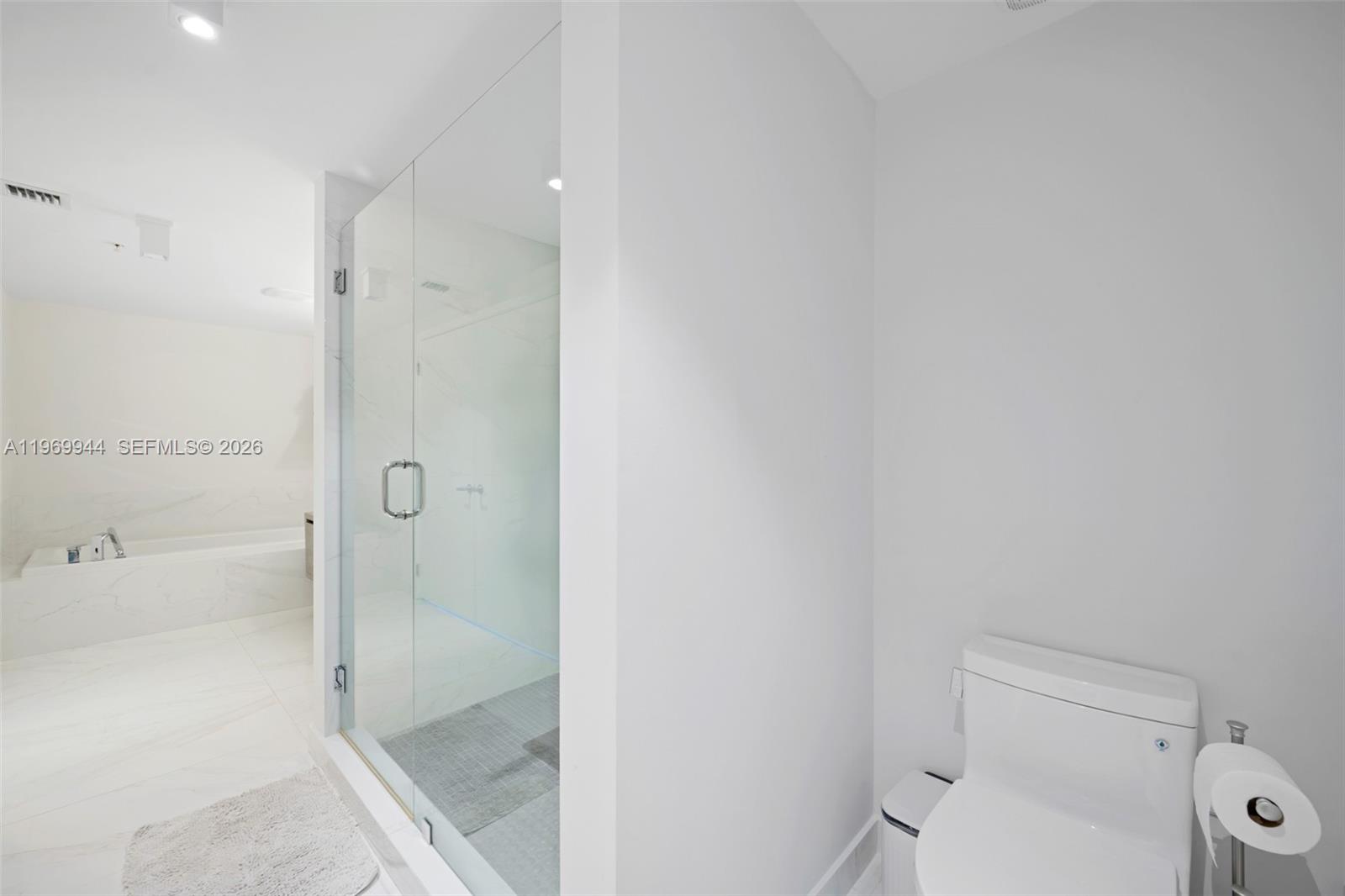 400 Sunny Isles Boulevard 2004 Property Photo 18