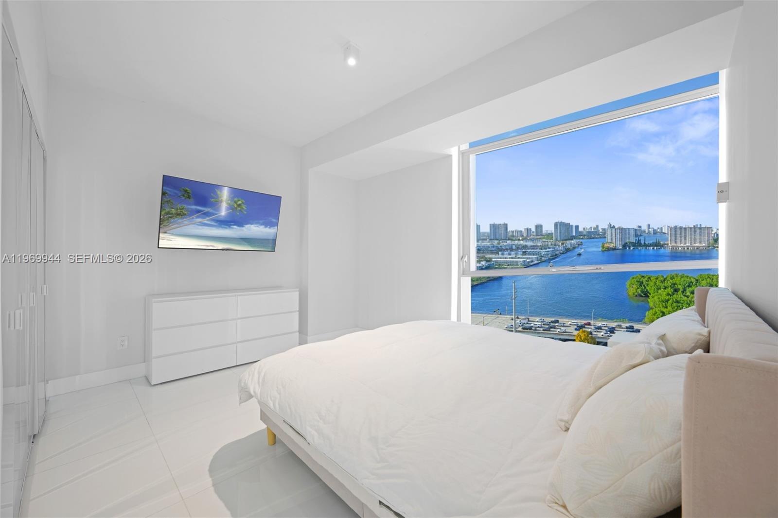 400 Sunny Isles Boulevard 2004 Property Photo 22