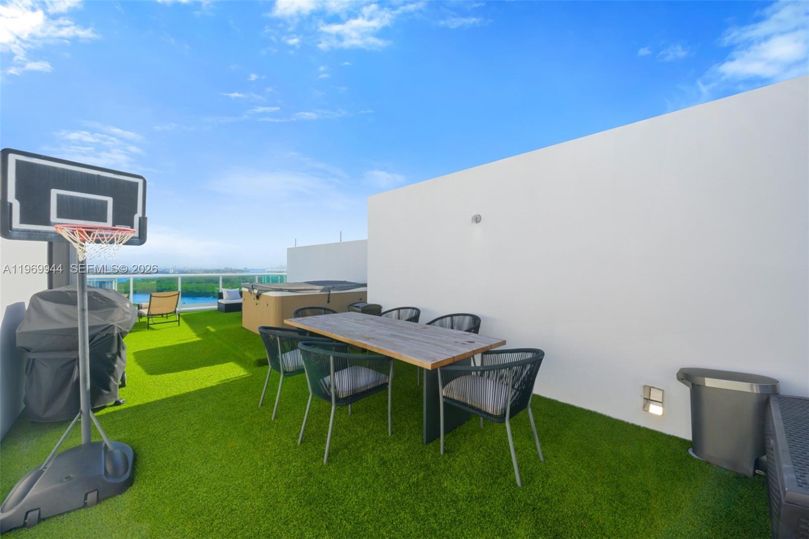 400 Sunny Isles Boulevard 2004 Property Photo 24