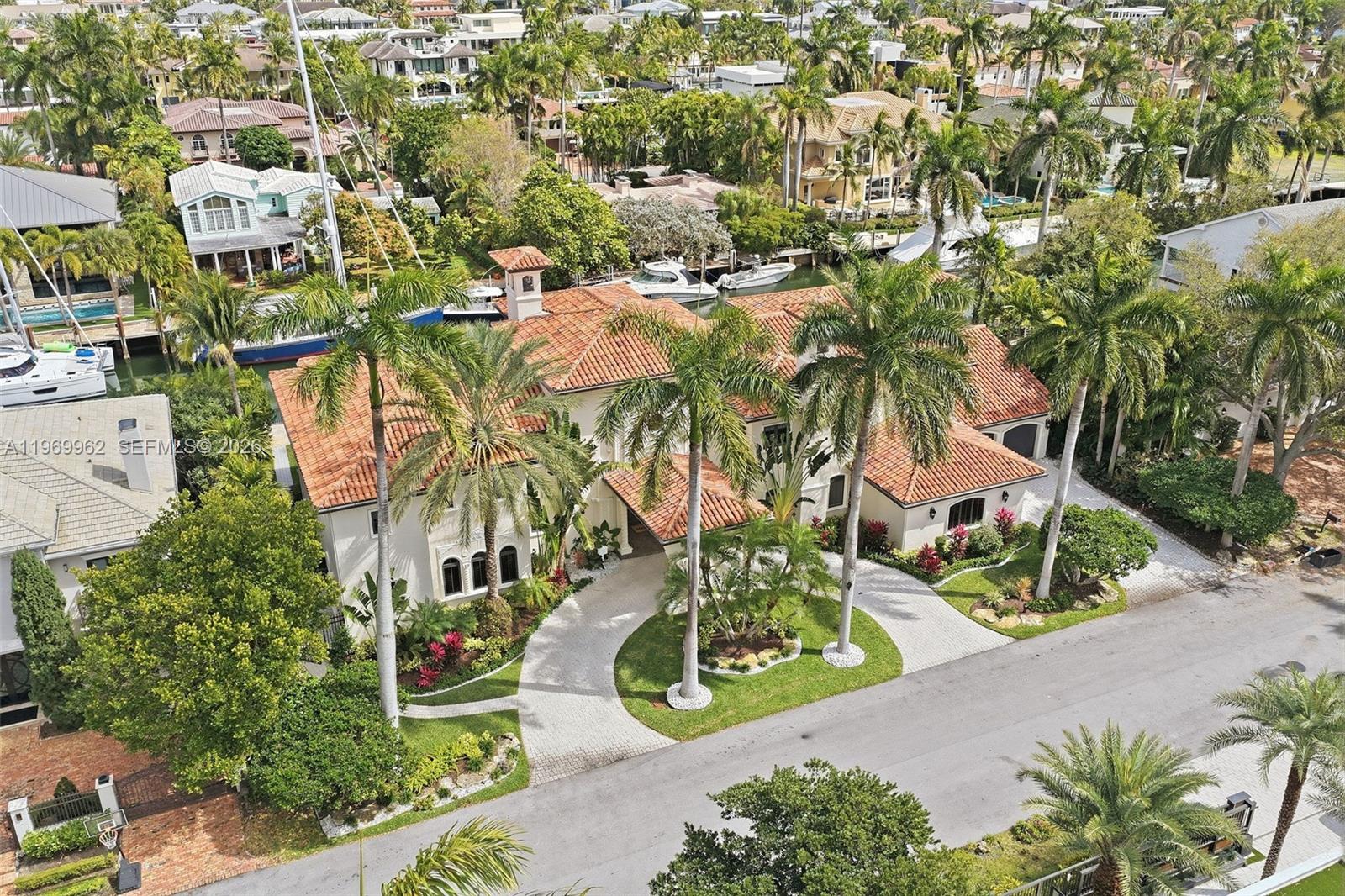 628 Coral Way Property Photo 6