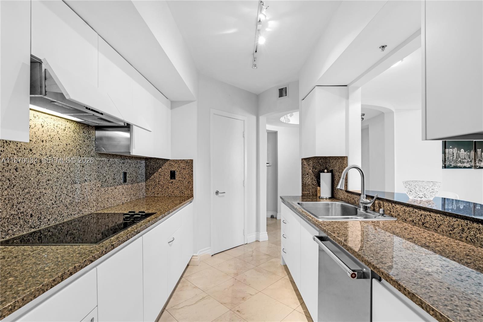 1500 Ocean Drive 704 Property Photo 10