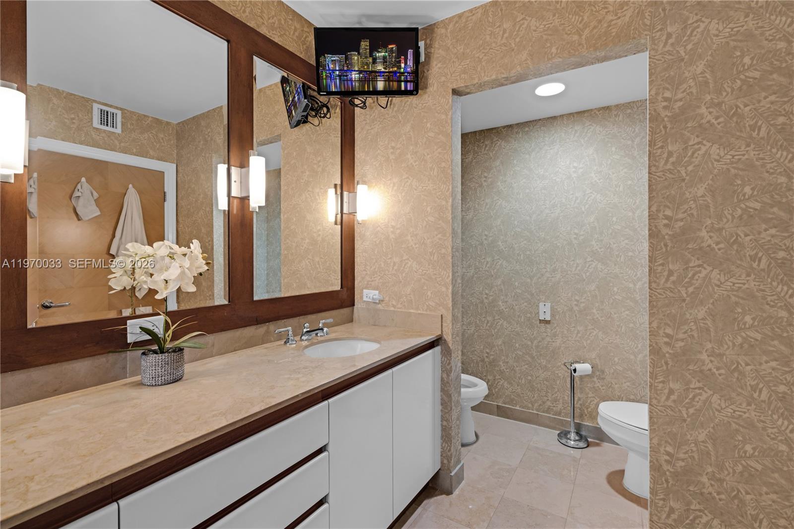 1500 Ocean Drive 704 Property Photo 20