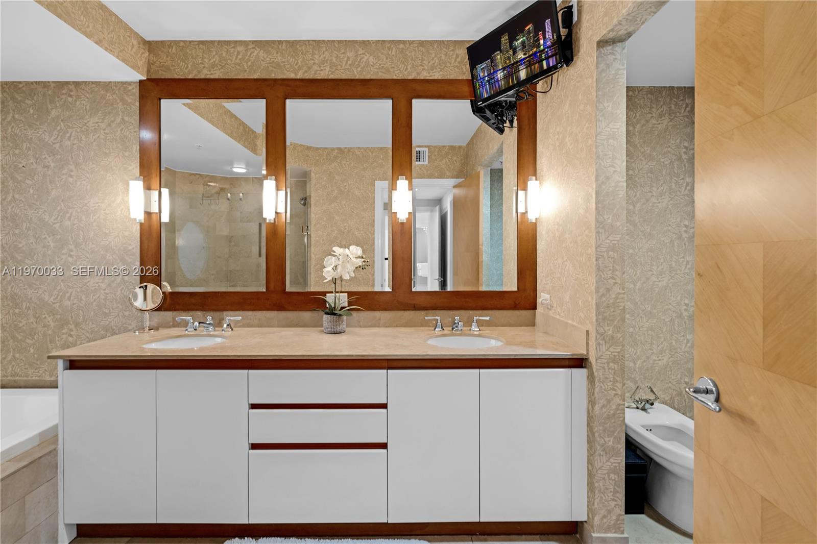 1500 Ocean Drive 704 Property Photo 21