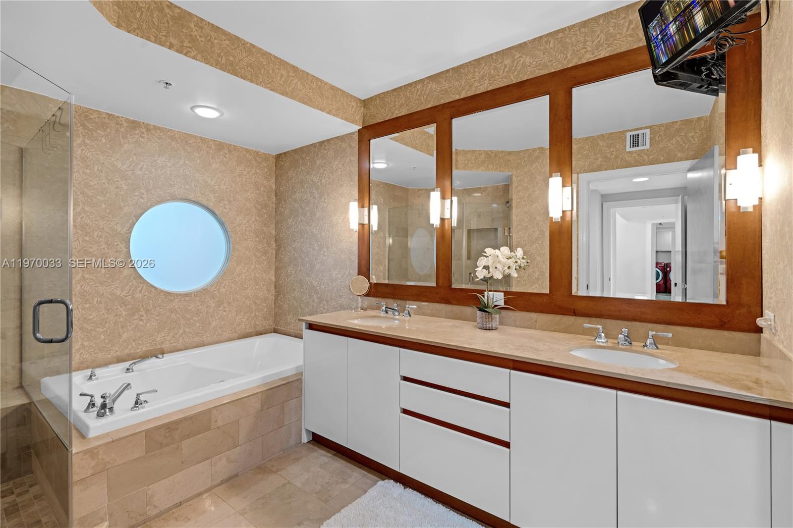 1500 Ocean Drive 704 Property Photo 22