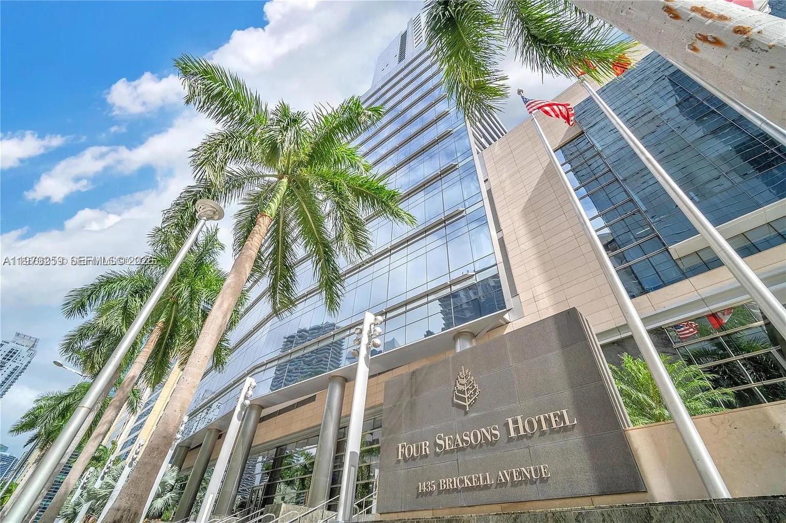 1435 Brickell Avenue 3212 Property Photo 1