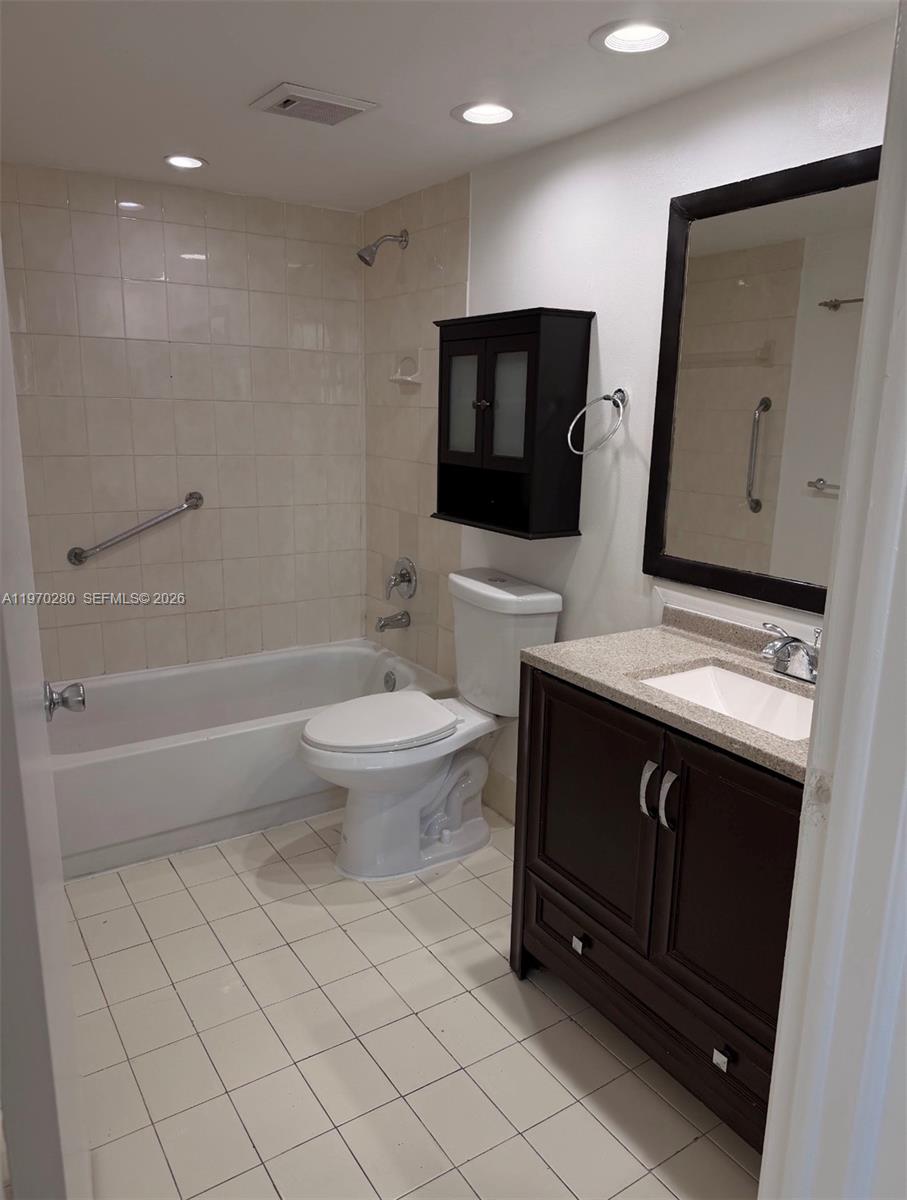 8050 Nw 8th Street 1307 Property Photo 8
