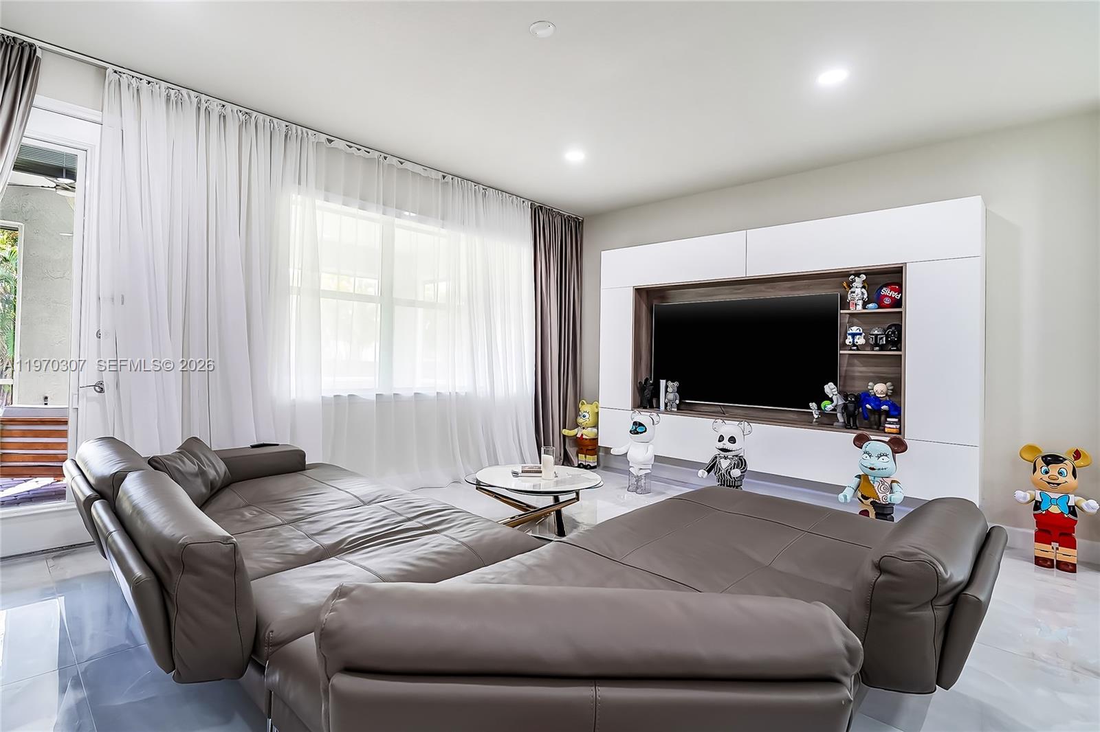 4566 Ficus Street Property Photo 10