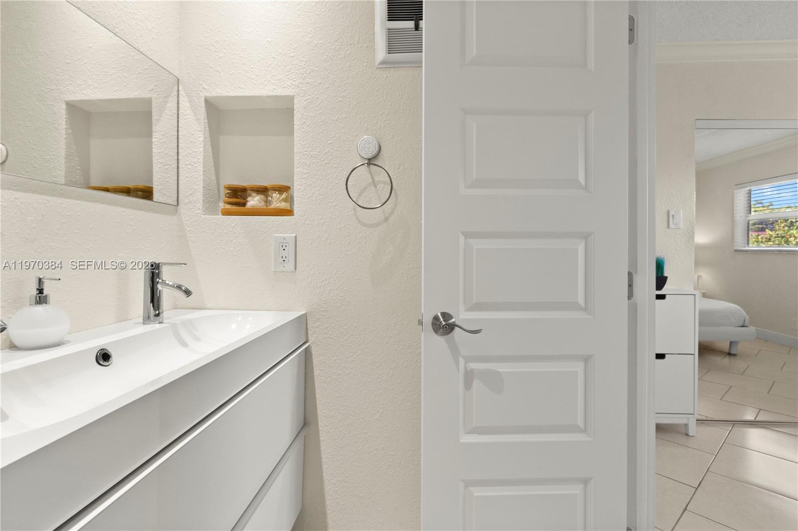 5121 W Oakland Park Boulevard 304 Property Photo 24