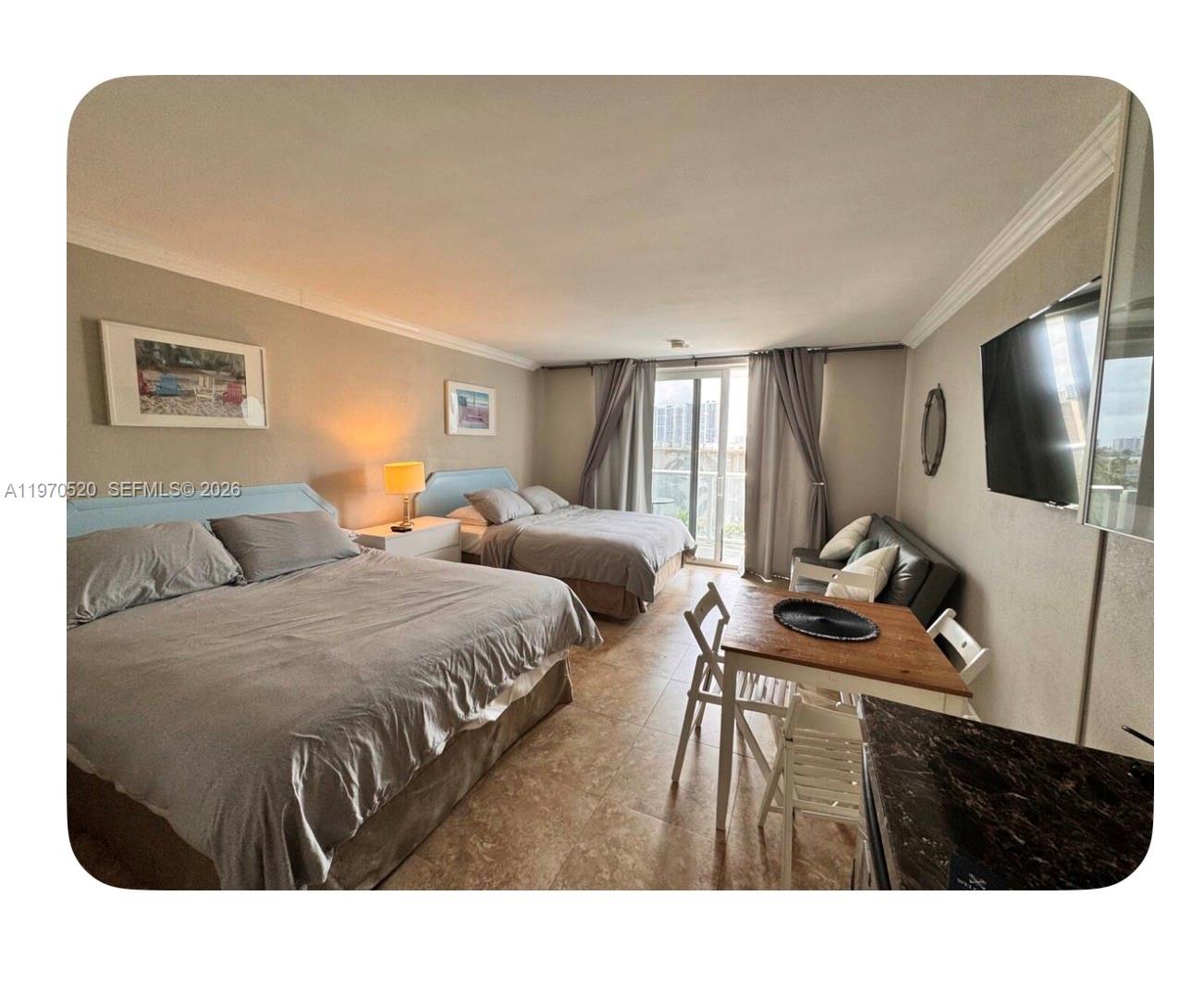 19201 Collins Avenue 436 Property Photo 11