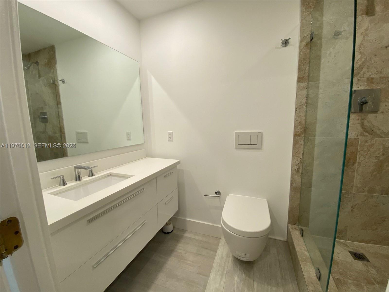 2301 Collins Avenue 338 Property Photo 12