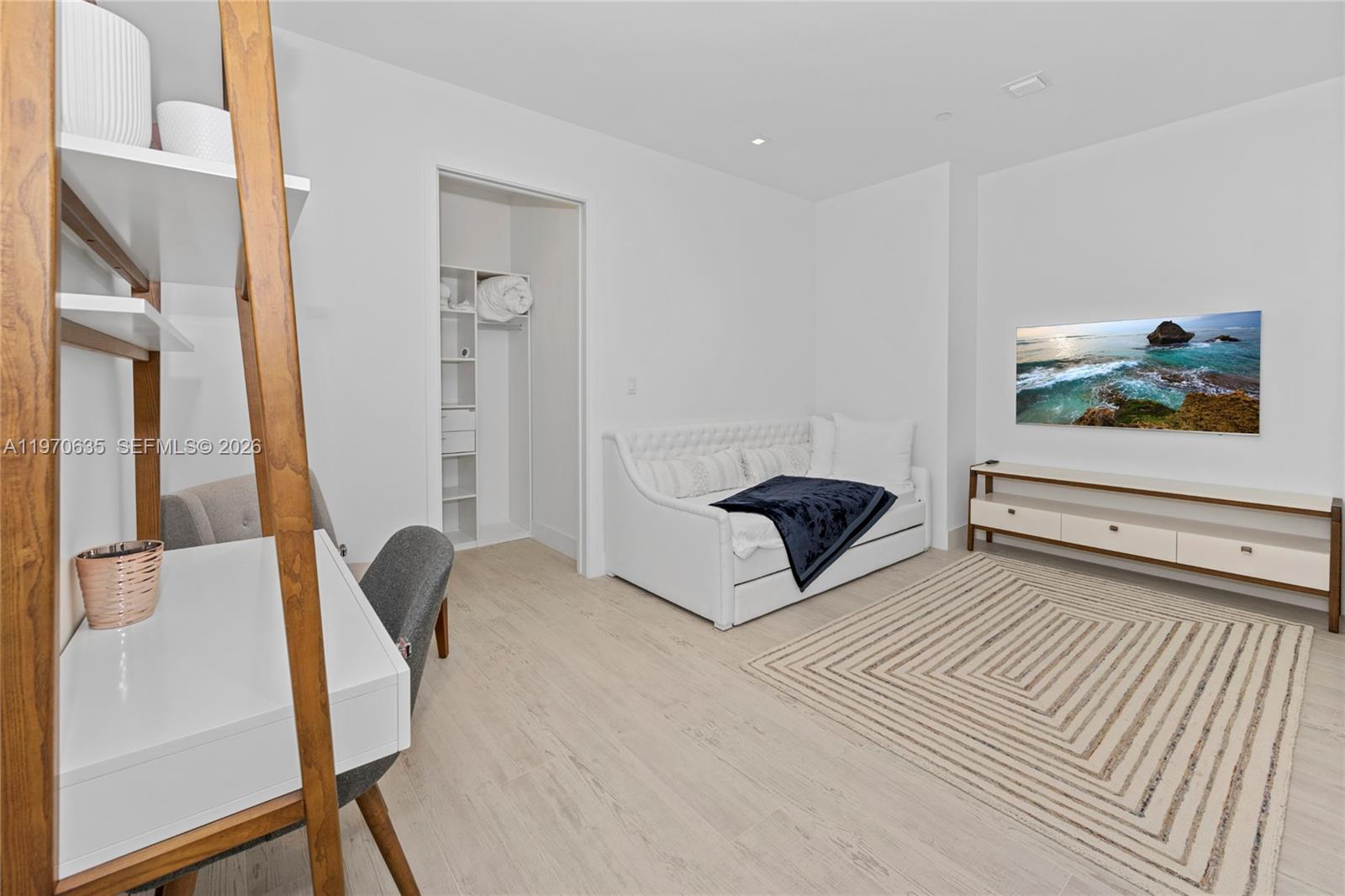 17475 Collins Avenue 1201 Property Photo 4
