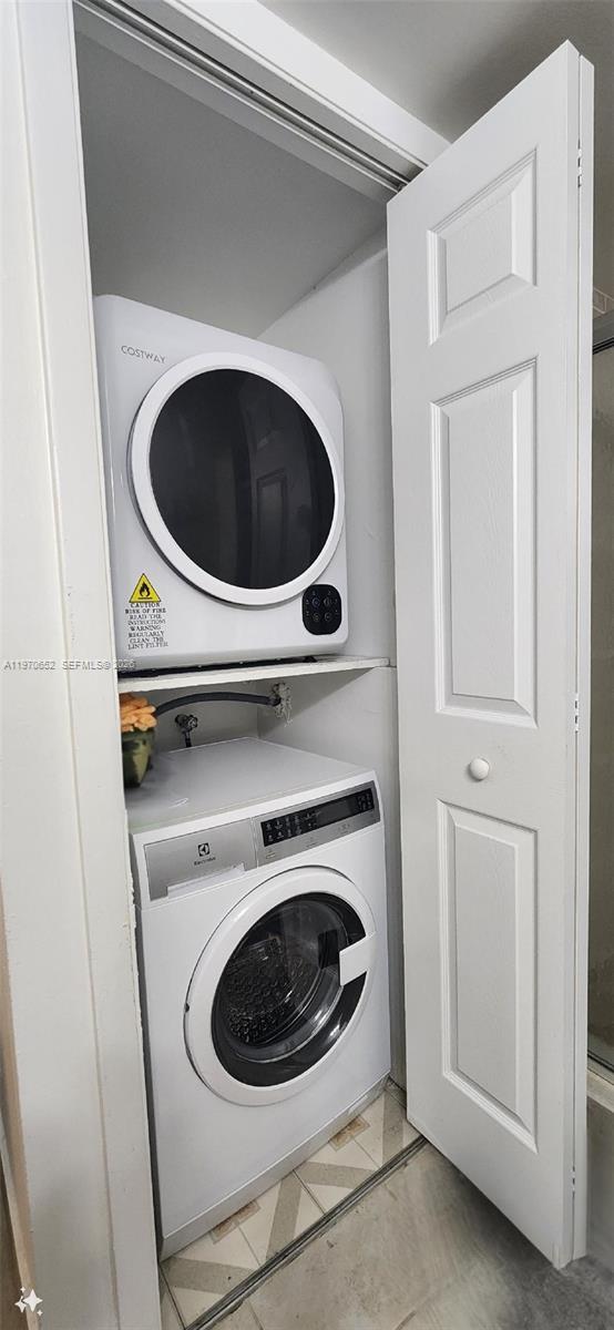 327 Lakeview Drive 103 Property Photo 19