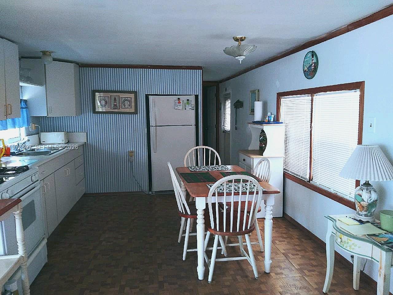 261 Burgundy Drive Property Photo 4