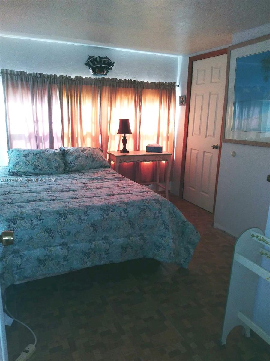 261 Burgundy Drive Property Photo 6