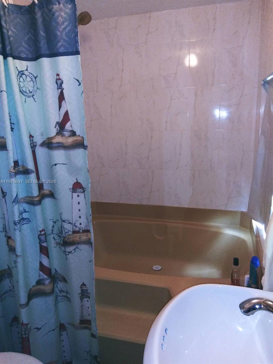 261 Burgundy Drive Property Photo 12