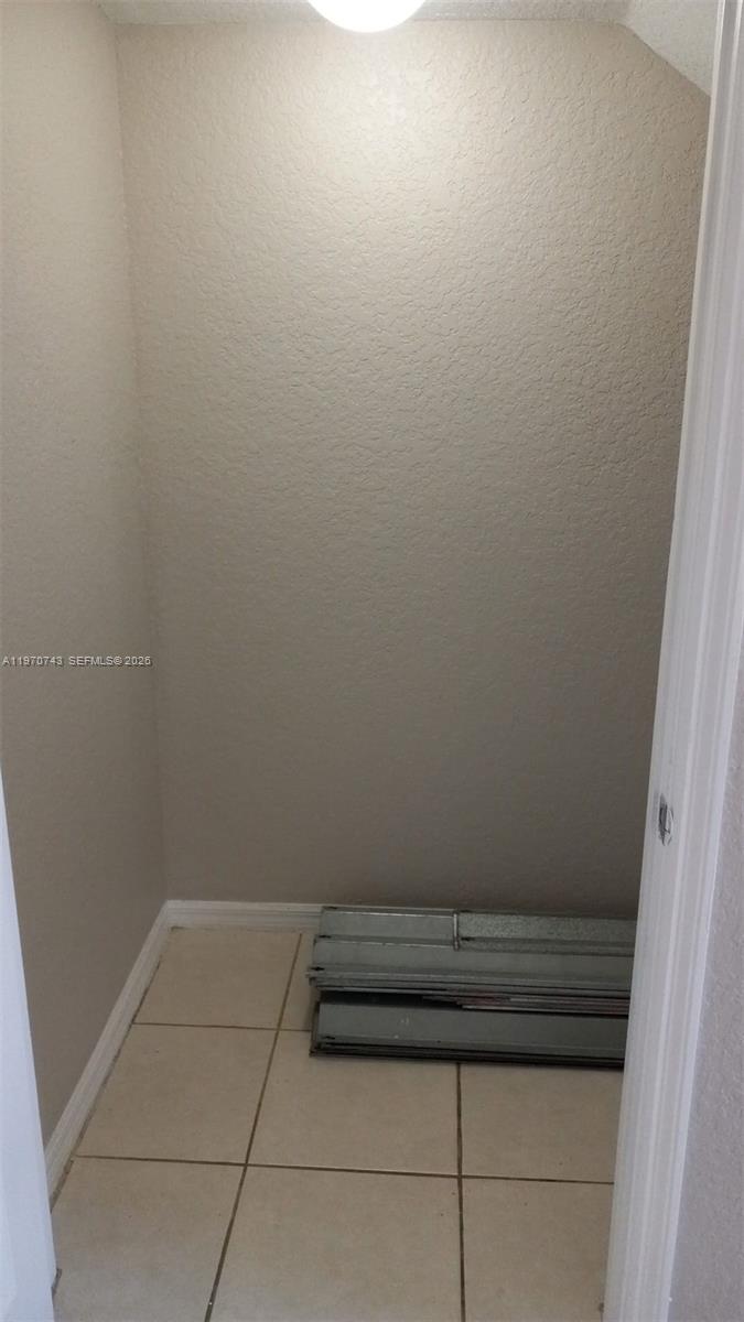 1212 Belmont Lane 1212 Property Photo 23