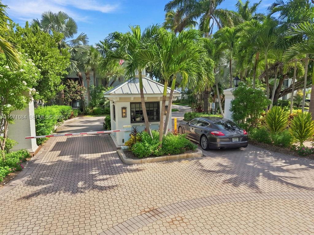 1698 S Ocean Lane 171 Property Photo 2