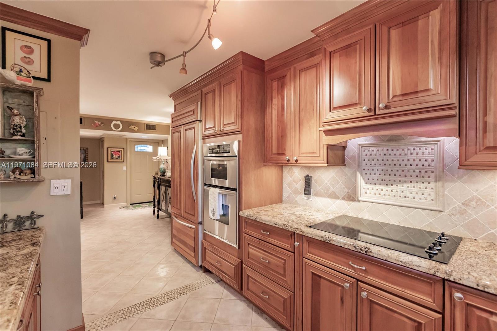 1698 S Ocean Lane 171 Property Photo 8