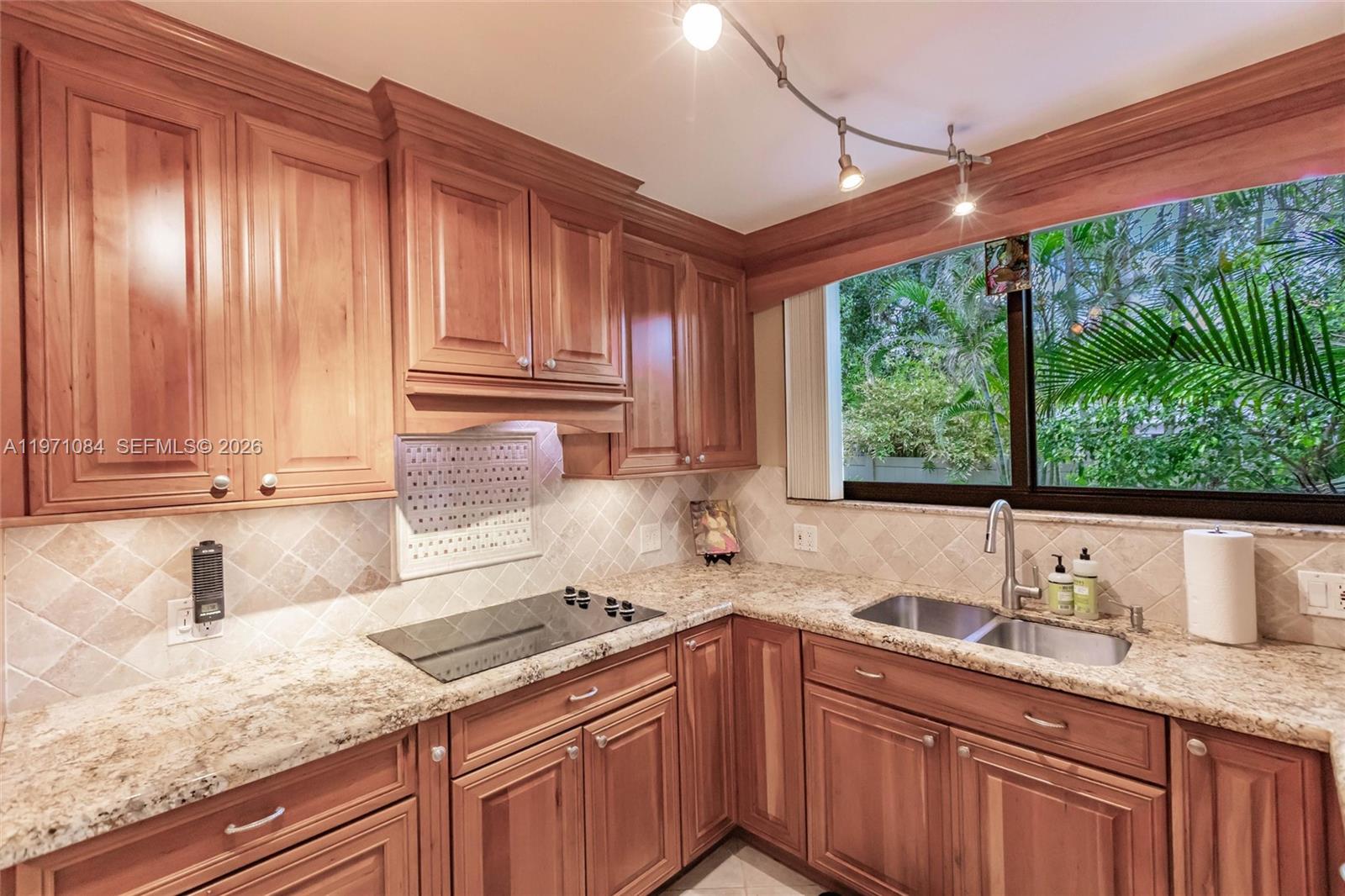 1698 S Ocean Lane 171 Property Photo 10