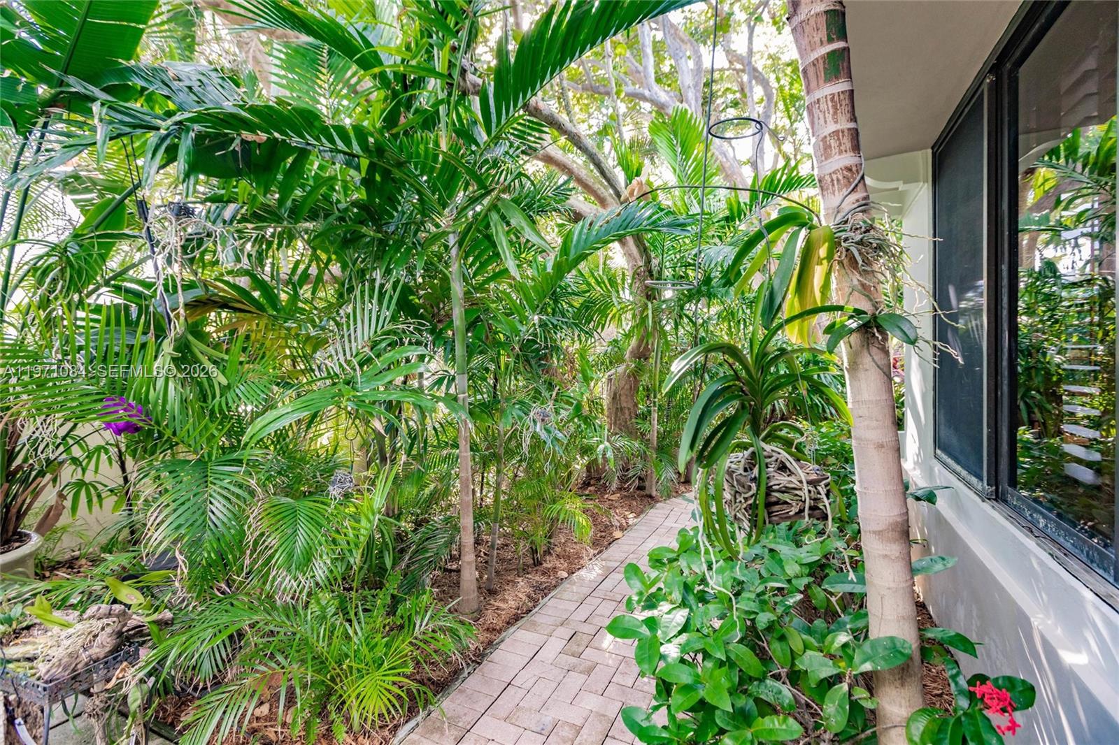 1698 S Ocean Lane 171 Property Photo 24