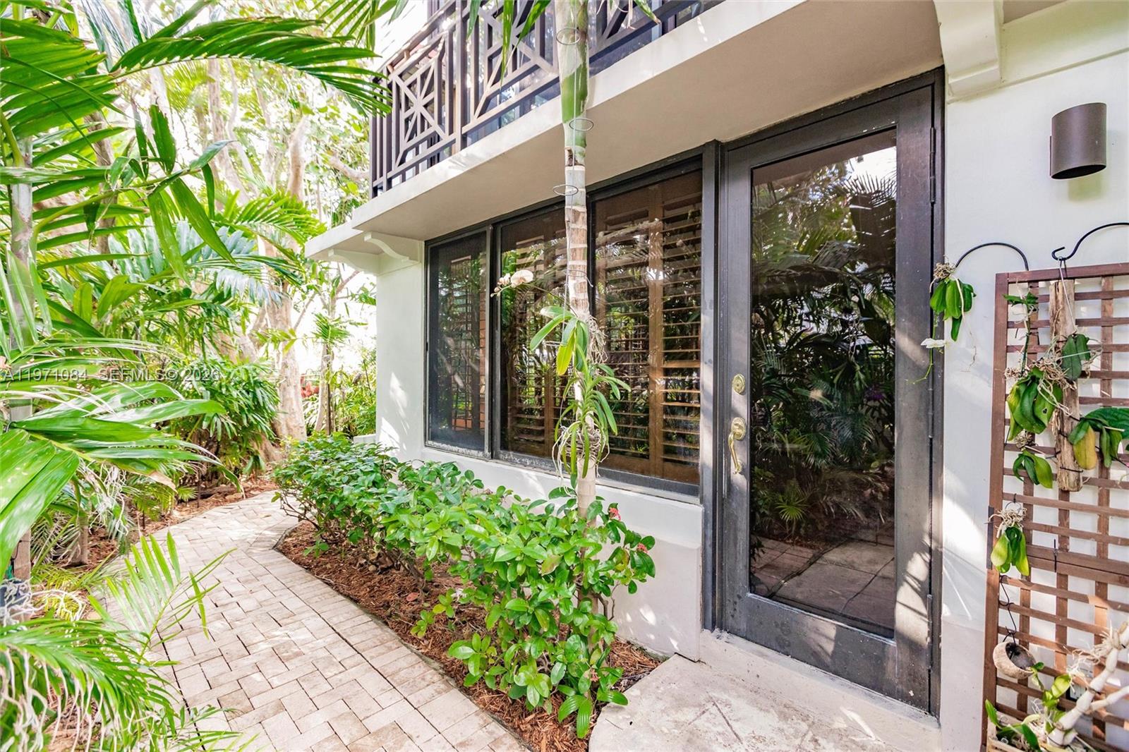 1698 S Ocean Lane 171 Property Photo 26