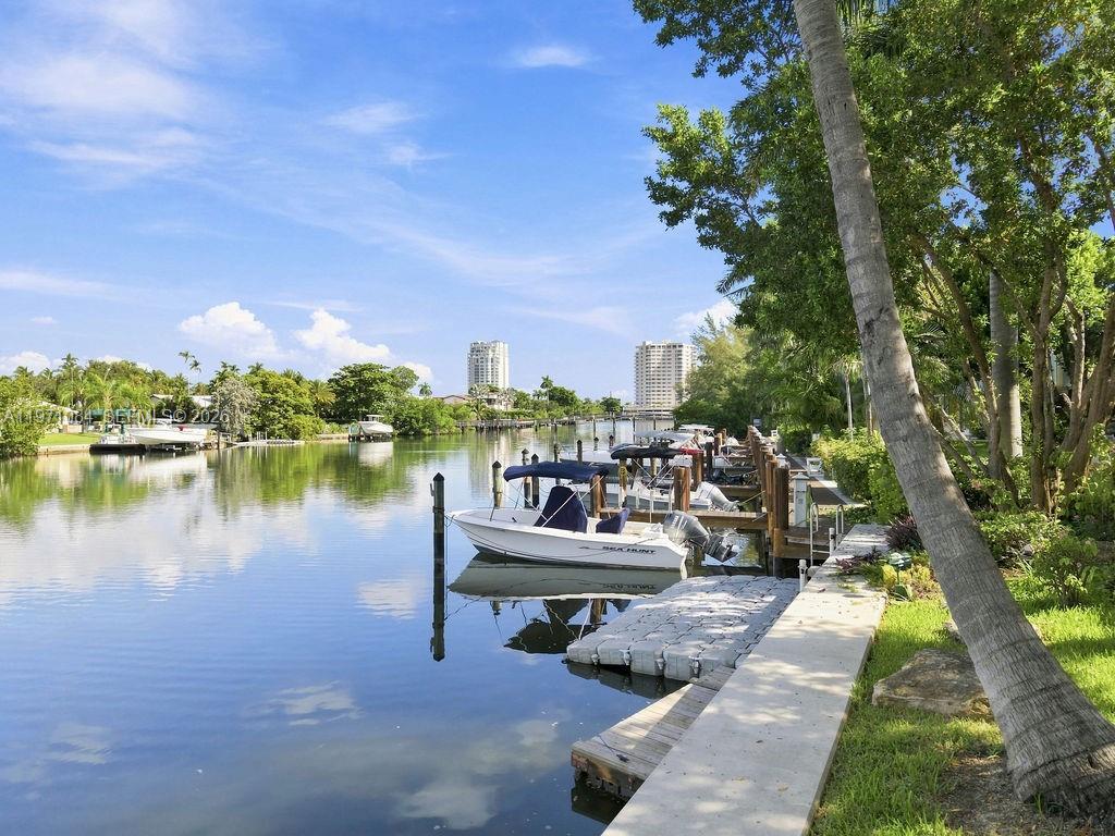 1698 S Ocean Lane 171 Property Photo 43