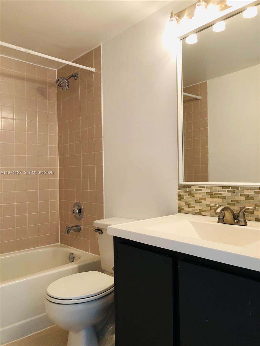 8260 Sw 210th Street 210 Property Photo 5