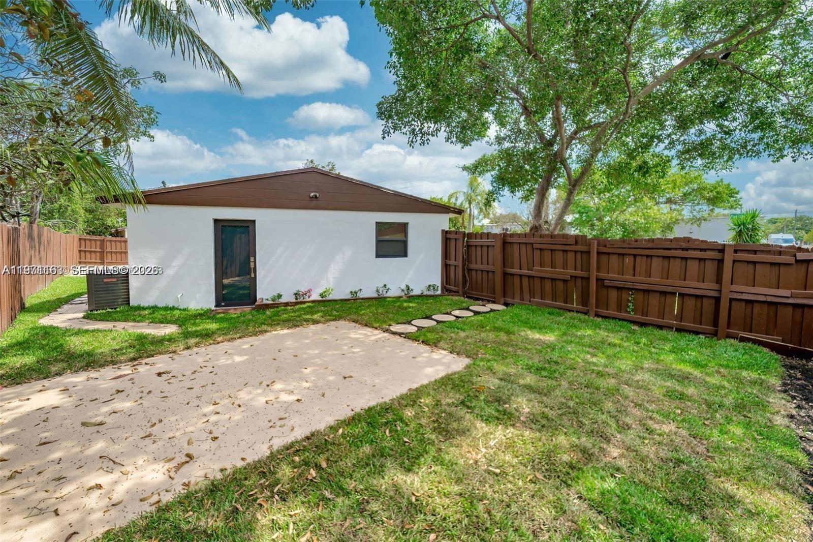 2447 Fletcher Street Property Photo 16