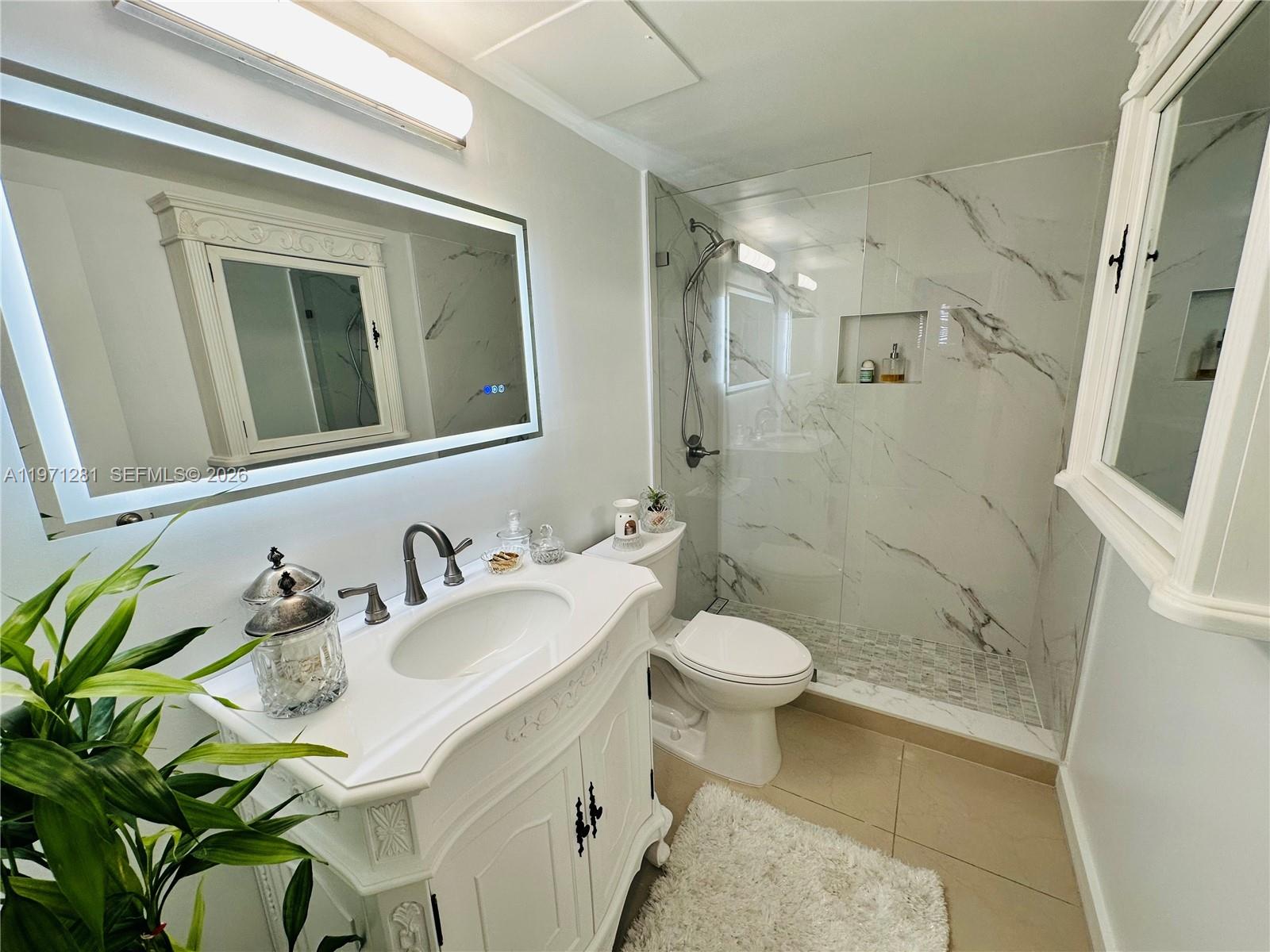 301 Golden Isles Drive 114 Property Photo 2