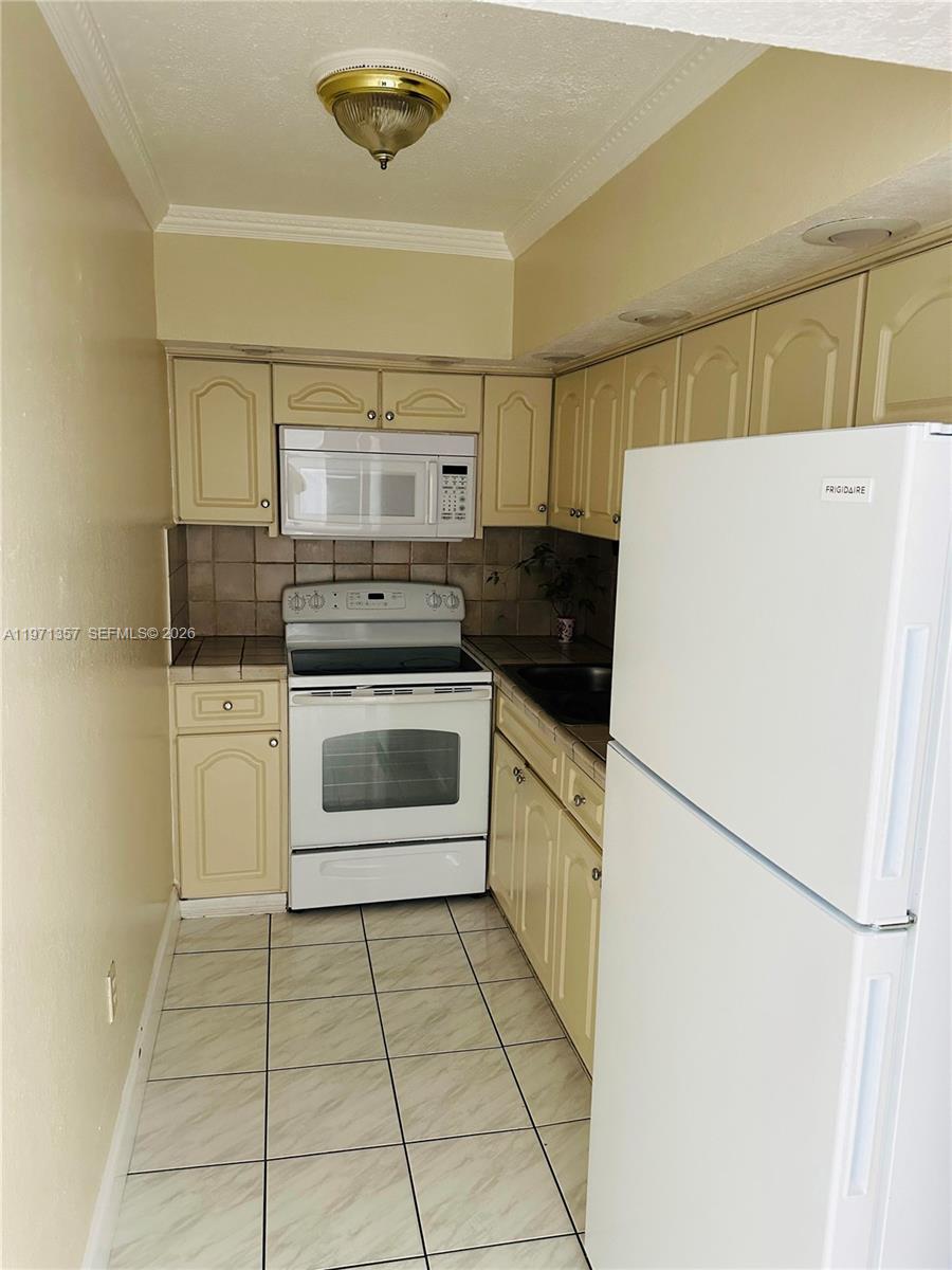 4705 Nw 7th Street 206-7 Property Photo 9