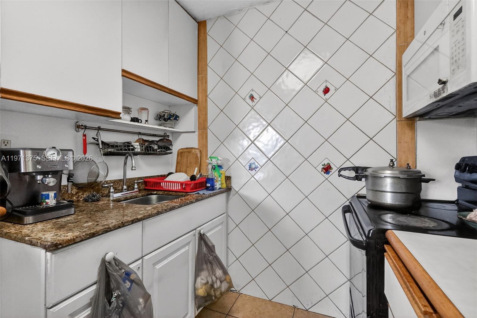 9678 Fontainebleau Boulevard 411 Property Photo 15