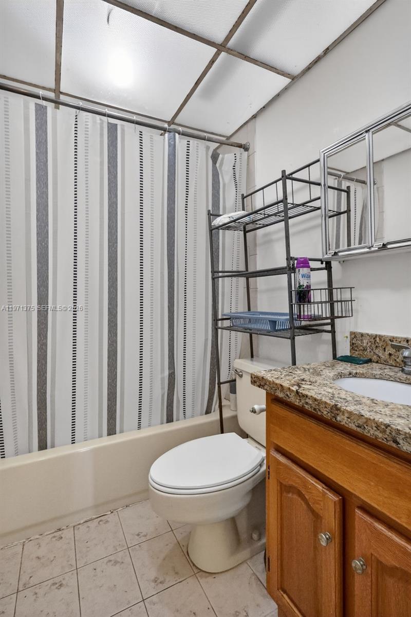 9678 Fontainebleau Boulevard 411 Property Photo 22