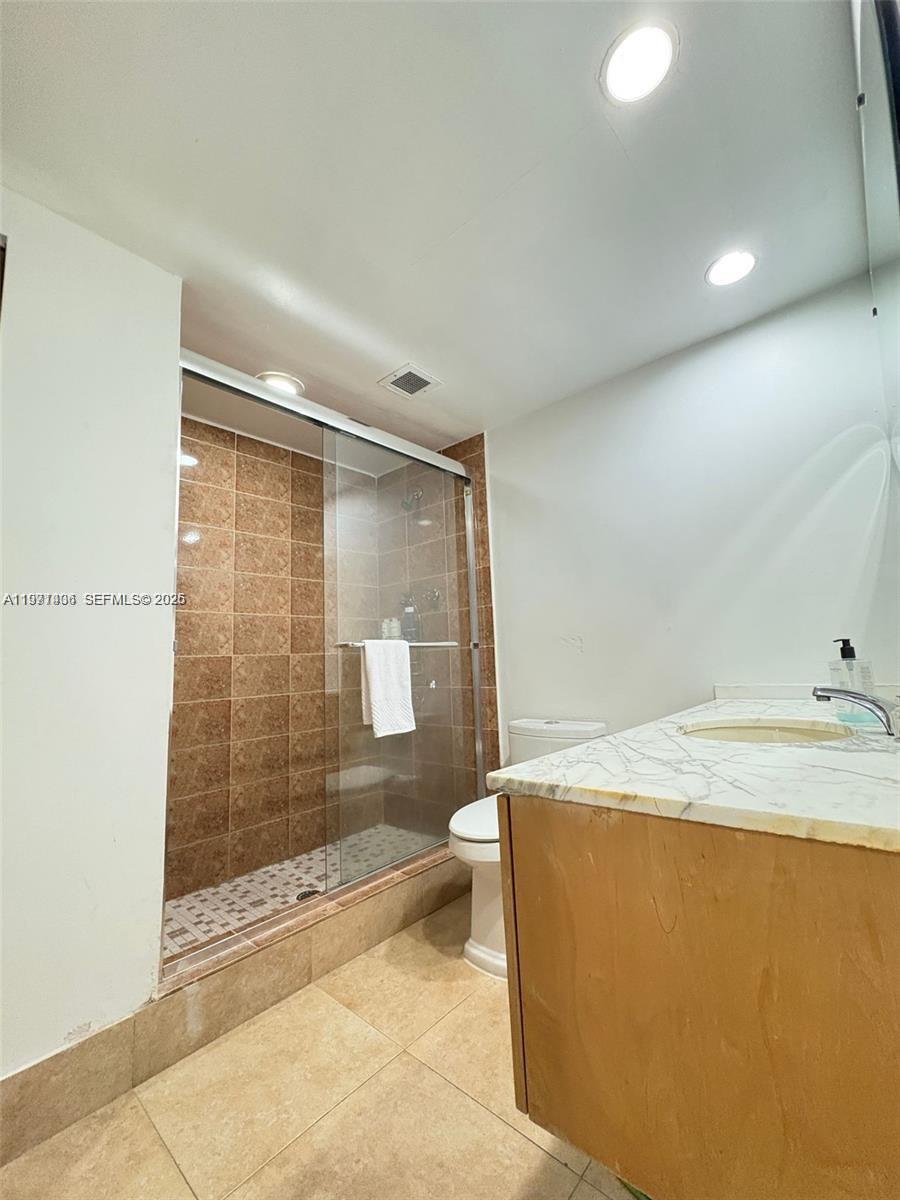 1965 S Ocean Drive 2f Property Photo 9