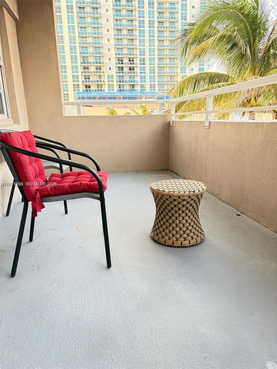 1965 S Ocean Drive 2f Property Photo 10