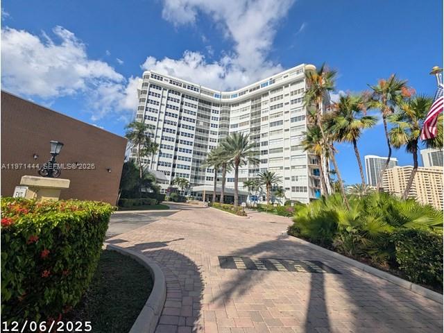 100 Golden Isles Drive PH9 Property Photo 1