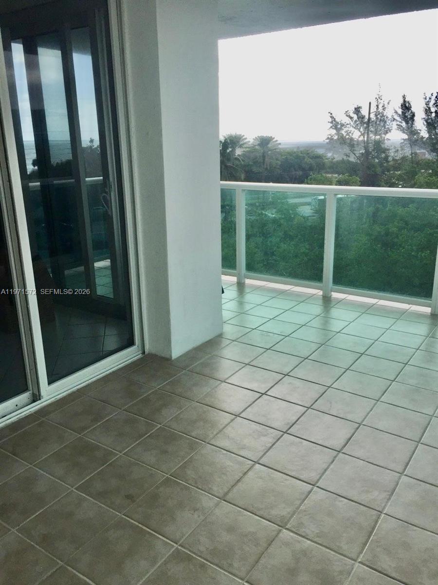 100 Bayview Drive 516 Property Photo 1