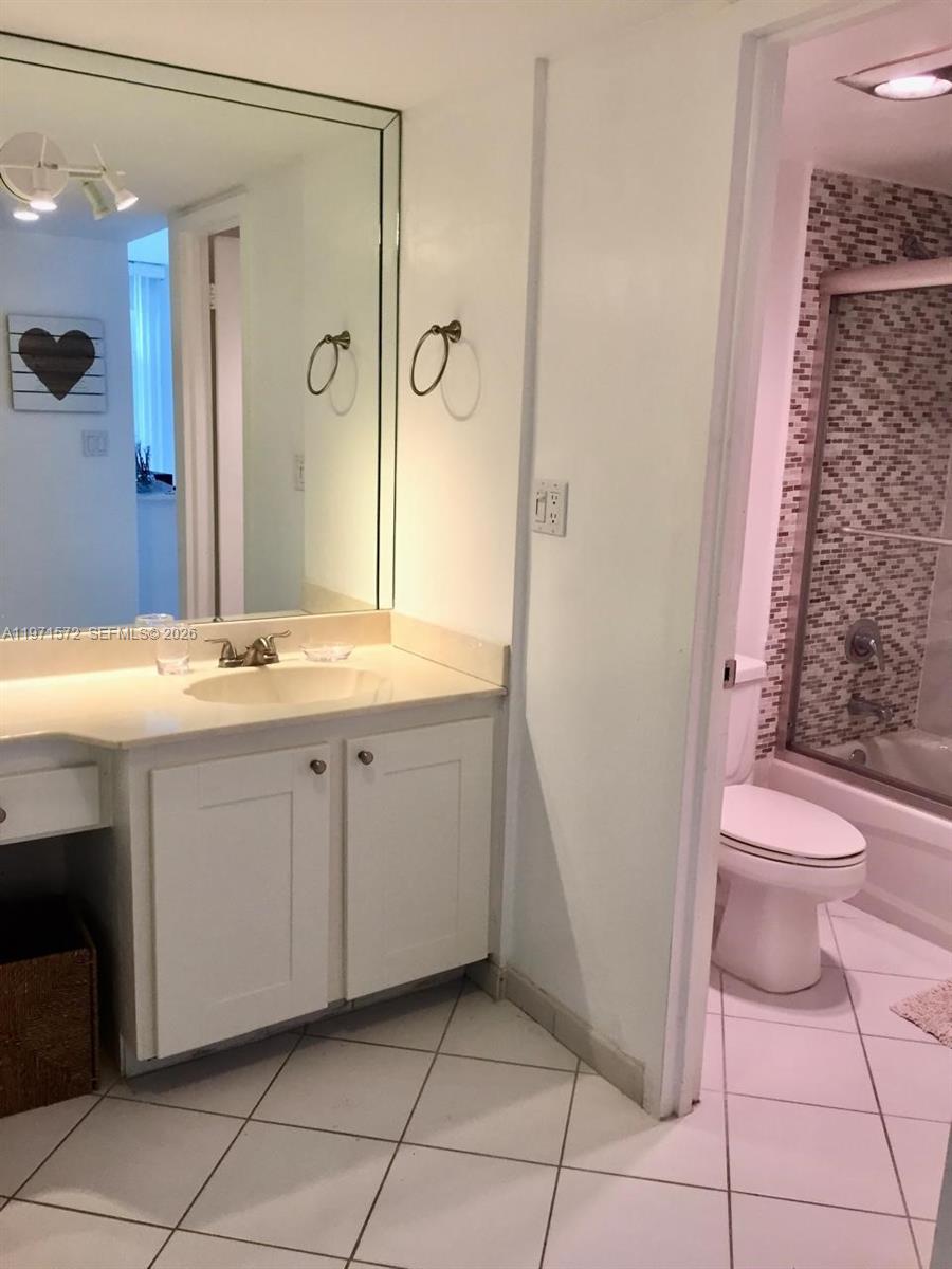 100 Bayview Drive 516 Property Photo 5