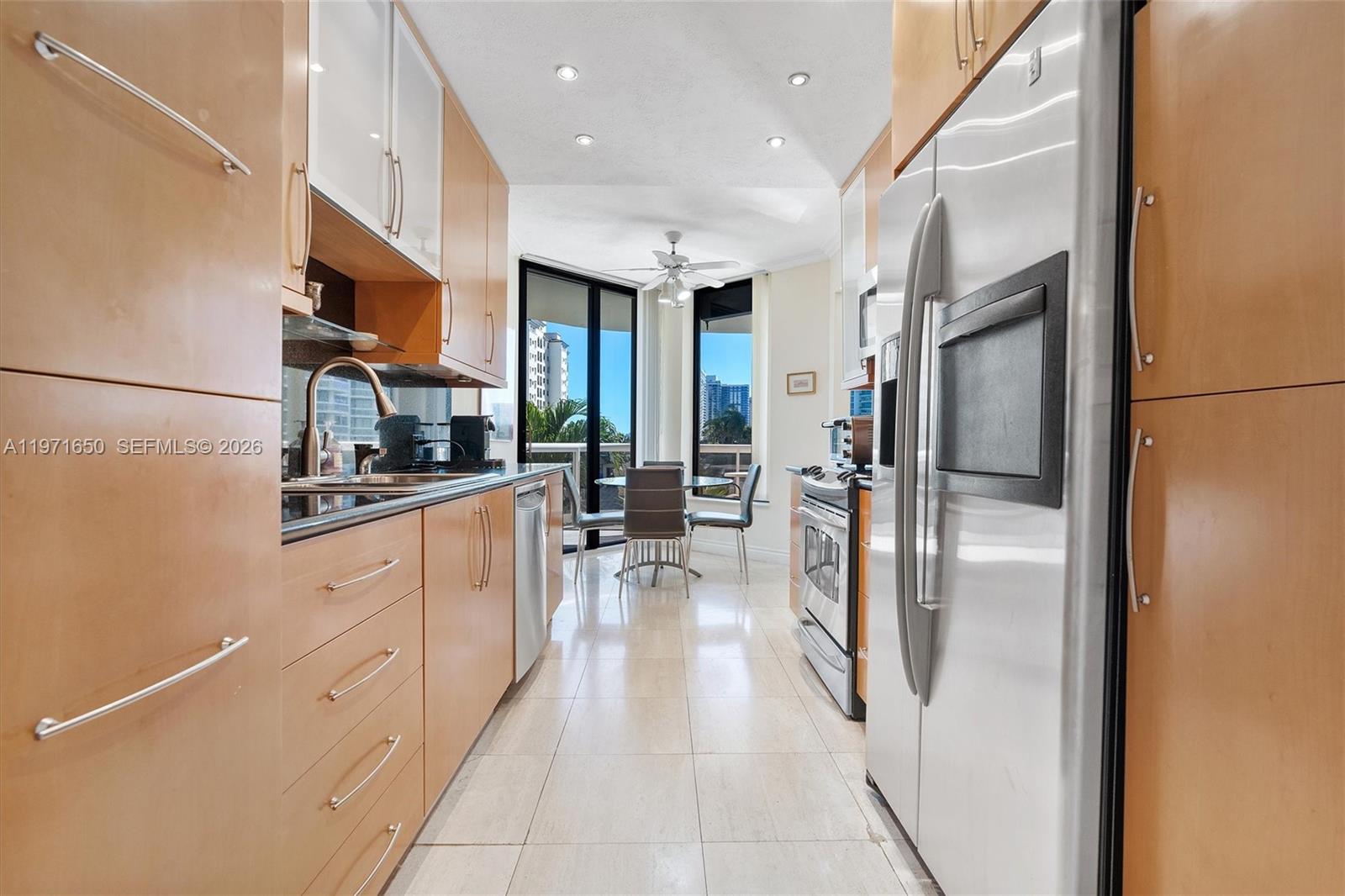 20191 E Country Club Drive 510 Property Photo 8