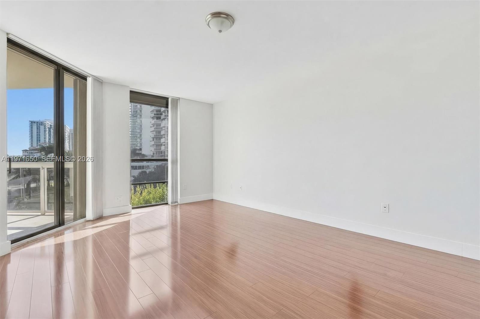 20191 E Country Club Drive 510 Property Photo 10