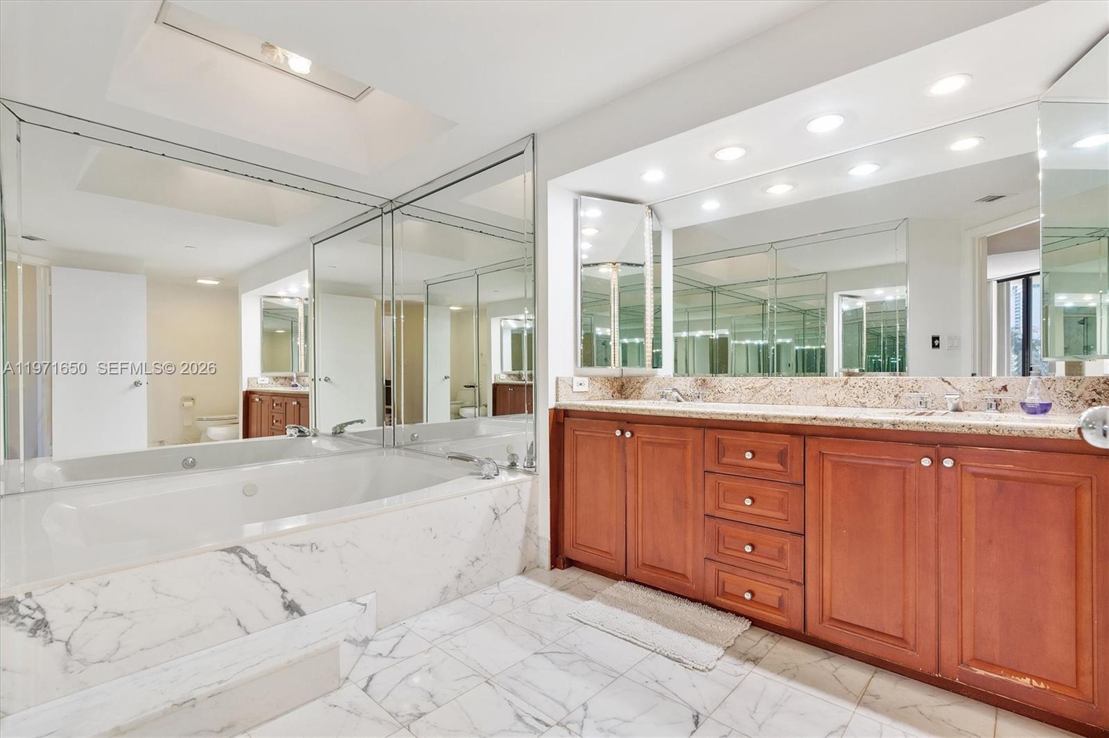 20191 E Country Club Drive 510 Property Photo 15